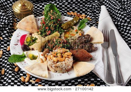 Misto cibo libanese.