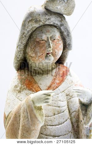 Figura de um Deus chinês isolado no branco com traçado de recorte porcelana antiga