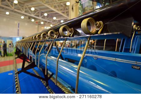 Reel Bar Reaping Machine Of A Combine Harvester