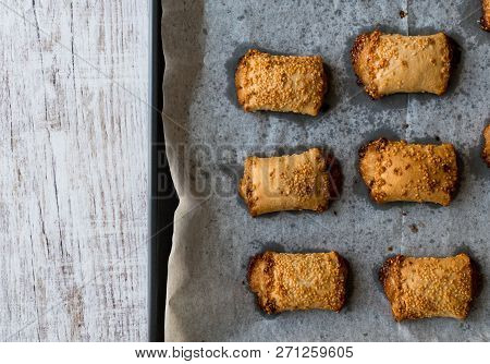 Pastries With Tahini And Sesame / Tahinli Corek