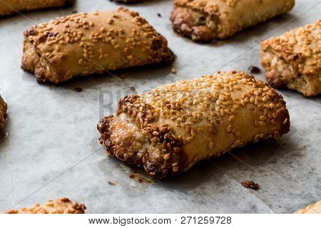 Pastries With Tahini And Sesame / Tahinli Corek