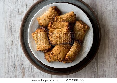 Pastries With Tahini And Sesame / Tahinli Corek