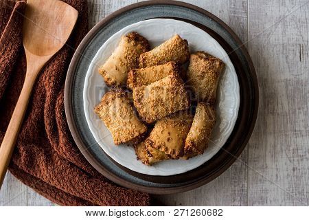 Pastries With Tahini And Sesame / Tahinli Corek