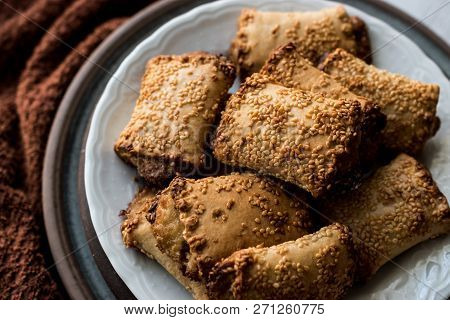 Pastries With Tahini And Sesame / Tahinli Corek