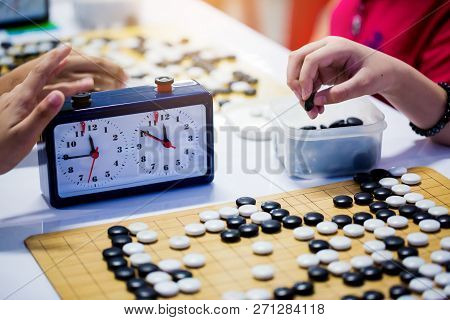 Chinese Go Games With Countdown Clock For Fighting.