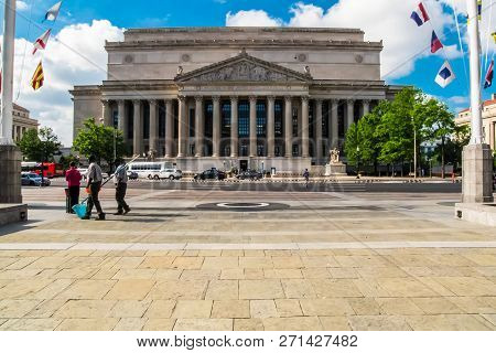 Washington, Usa - June 23, 2017: Lincoln Memorial, Reminding That All People Should Be Free