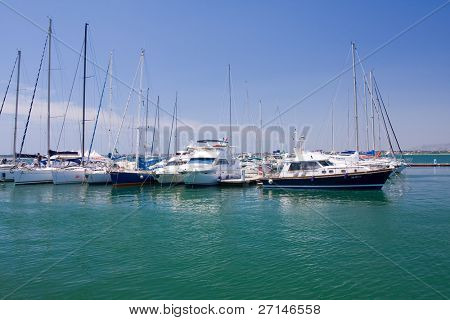 lodě dožadovat se opakování v marina