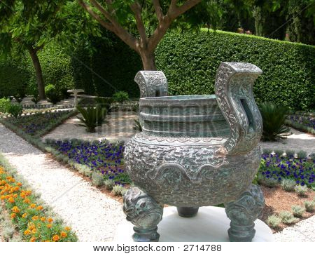 Bahai Garden_Vase