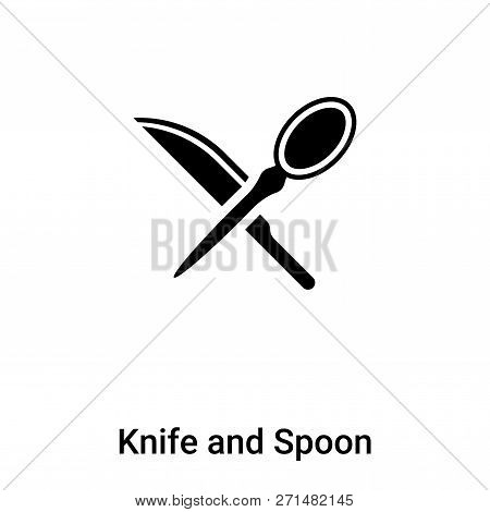 Knife And Spoon Crossed Icon In Trendy Design Style. Knife And Spoon Crossed Icon Isolated On White 
