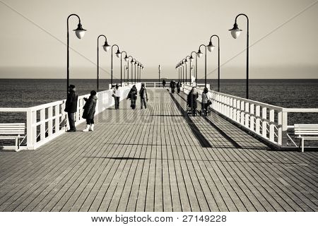 molo di legno nel Mar Baltico