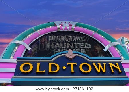 Orlando, Florida.  November 16, 2018. Colofur Arch On Sunset Sky Background At Old Town In  Kissimme