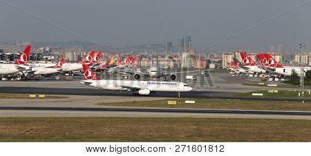 Airplanes In Aprone