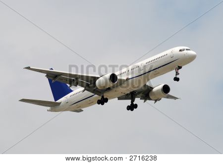 Avião de passageiros em voo