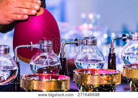 Showcase Syphon Coffee Maker By Syphonist.