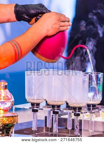 Showcase Syphon Coffee Maker By Syphonist.
