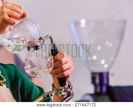 Showcase Syphon Coffee Maker By Syphonist.