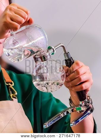 Showcase Syphon Coffee Maker By Syphonist.