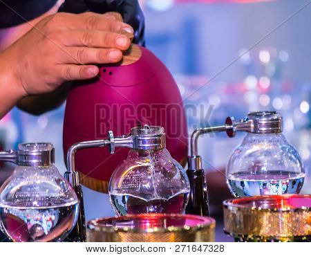 Showcase Syphon Coffee Maker By Syphonist.