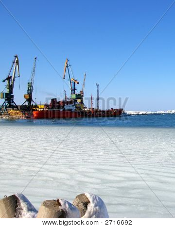La nef au Port lors de l'hiver.