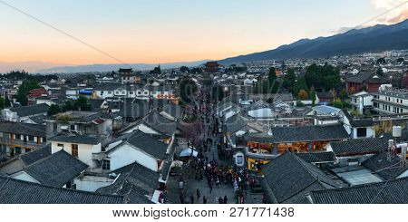 DALI, CHINA - DEC 5: Street view on December 5, 2014 in Dali, China. Dali is the ancient capital of Nanzhao in 8-9th centuries and Kingdom of Dali and major travel attractions in China.