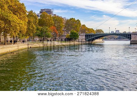 Bridge Over Sena River