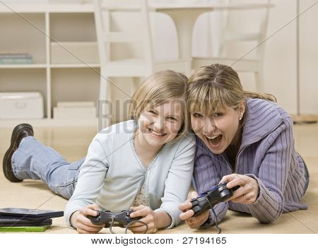 Matka a dcera hraje video hry