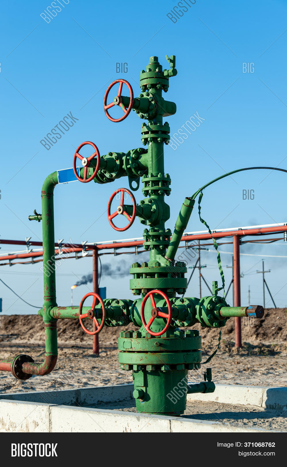 Petroleum Well Image & Photo (Free Trial) Bigstock