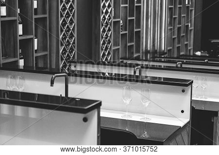 Sommelier, Cavist. Interior School Sommelier. Wine School. Wine Tasting