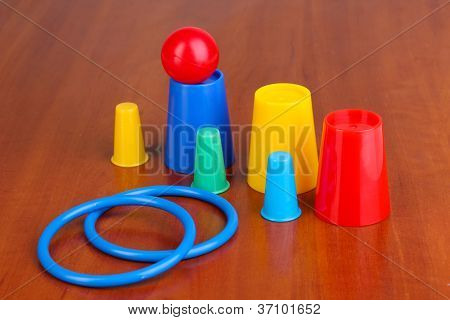 Tryllekunstner på træ baggrund