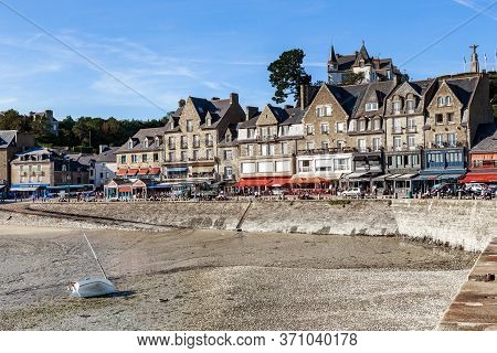 Cancale, France - September 2, 2019: This Is A View Of A Fragment The Bay And The Embankment At Low 