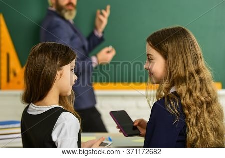 Compliance With School Internet Policies. Internet Surfing Social Networks. Problem Of Smartphones I