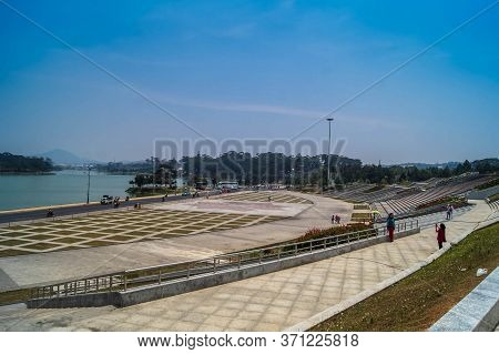 Da Lat, Vietnam - April 5, 2016: Lotus Shop Square And Stone Stairs
