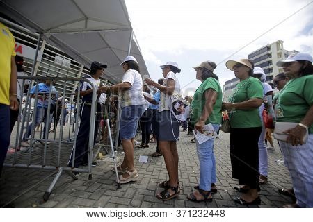 Salvador, Bahia / Brazil - October13, 2019: Devotees Arrive At Fonte Nova Arena In Salvador, For Mas