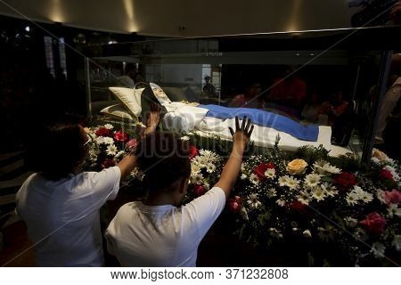 Salvador, Bahia / Brazil - October13, 2019: Faithful Celebrate During The Beatification Of Sister Du