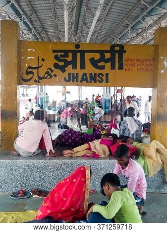Migrants Workers Sitting In Indian Railways Platform With No Food, Water As Trains Run Late By Sever
