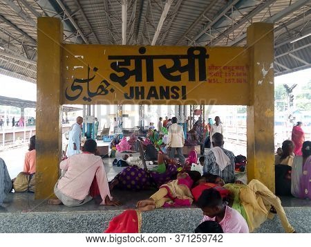 Migrants Workers Sitting In Indian Railways Platform With No Food, Water As Trains Run Late By Sever