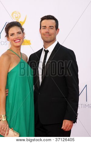 LOS ANGELES - 23 de setembro: Carson Daly chega 2012 Emmy Awards, no Nokia Theater, em 23 de setembro,