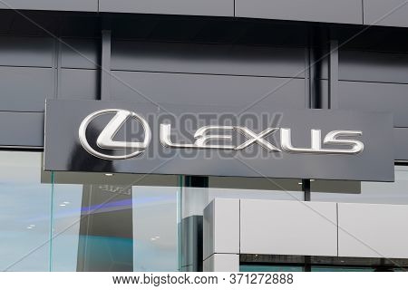 Bordeaux , Aquitaine / France - 10 15 2019 : Lexus Logo Sign In Store Front Car Japanese Brand Autom