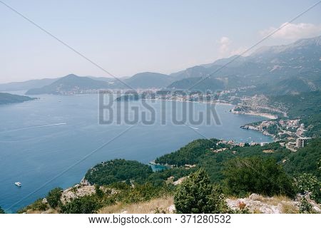 The Road Along The Coast On The Adriatic Coast In Montenegro, Through The Cities - Przno, Kamenovo, 