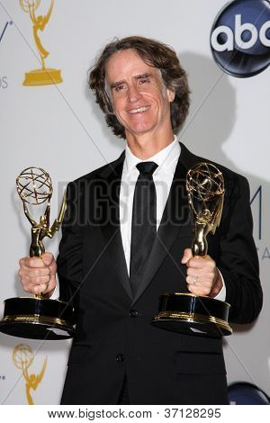 LOS ANGELES - SEP 23: Jay Roach v tiskovém centru Emmy Awards 2012 Nokia Theater na Septe