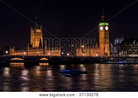 Big Ben und Parlament bei Nacht