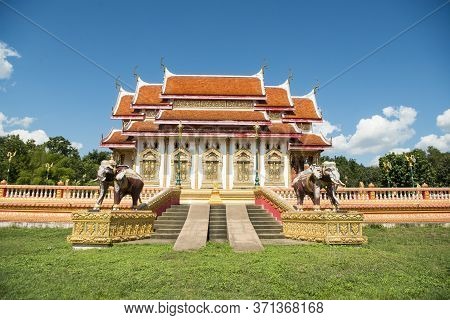 Thailand Tak Wat Klang Suan Dok Mai Temple