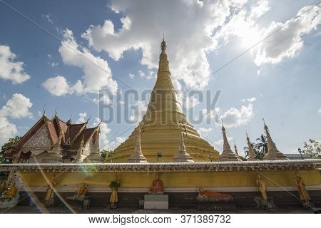 Thailand Mae Sot Wat Chumphon Khiri Temple