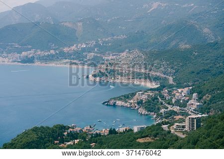 The Road Along The Coast On The Adriatic Coast In Montenegro, Through The Cities - Przno, Kamenovo, 