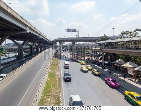 Vibhavadi-rangsit Road Bangkok Thailand-22 November 2018:vibhavadi Rangsit Road In Front Of Future P