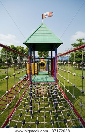 Plac zabaw dla dzieci, bez dzieci