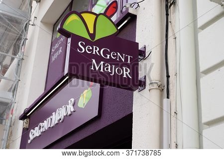 Bordeaux , Aquitaine / France - 02 20 2020 :  Sergent Major Brand Logo Store Sign Shop Chain Of Clot