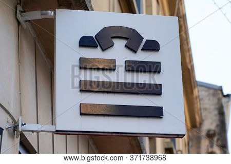 Bordeaux , Aquitaine / France - 01 15 2020 : Serge Blanco Sign Logo Classic Sport Rugby Fashion Stor