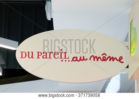 Bordeaux , Aquitaine / France - 01 22 2020 : Du Pareil Au Meme Logo Facade Sign Shop Store Dpam Fren
