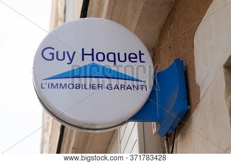 Bordeaux , Aquitaine / France - 01 15 2020 : Guy Hoquet Sign Logo Brand Real Estate Store Broker Off